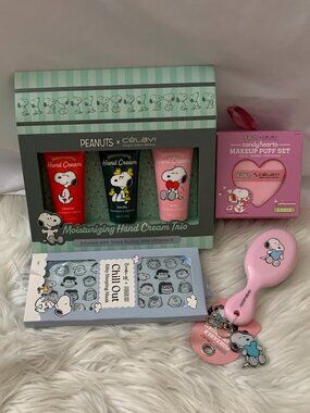 PEANUTS Snoopy Travel Accessories Set